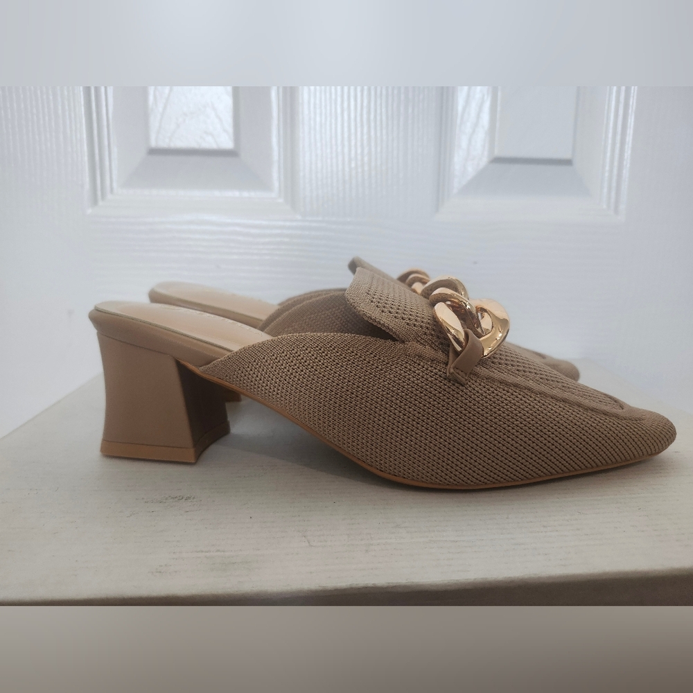 Women's Newbella Size 8 Tan Mules 2 Inch Heel - Picture 3 of 9